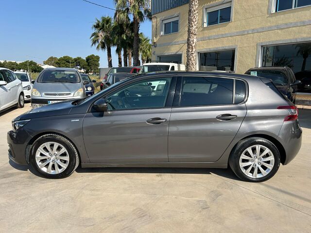 PEUGEOT 308 STYLE 1.2 E-THP AUTO SPANISH LHD IN SPAIN 64000 MILES SUPERB 2019